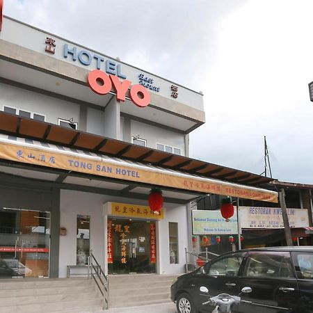 Oyo 89915 East Mount Hotel Kukup Exteriér fotografie