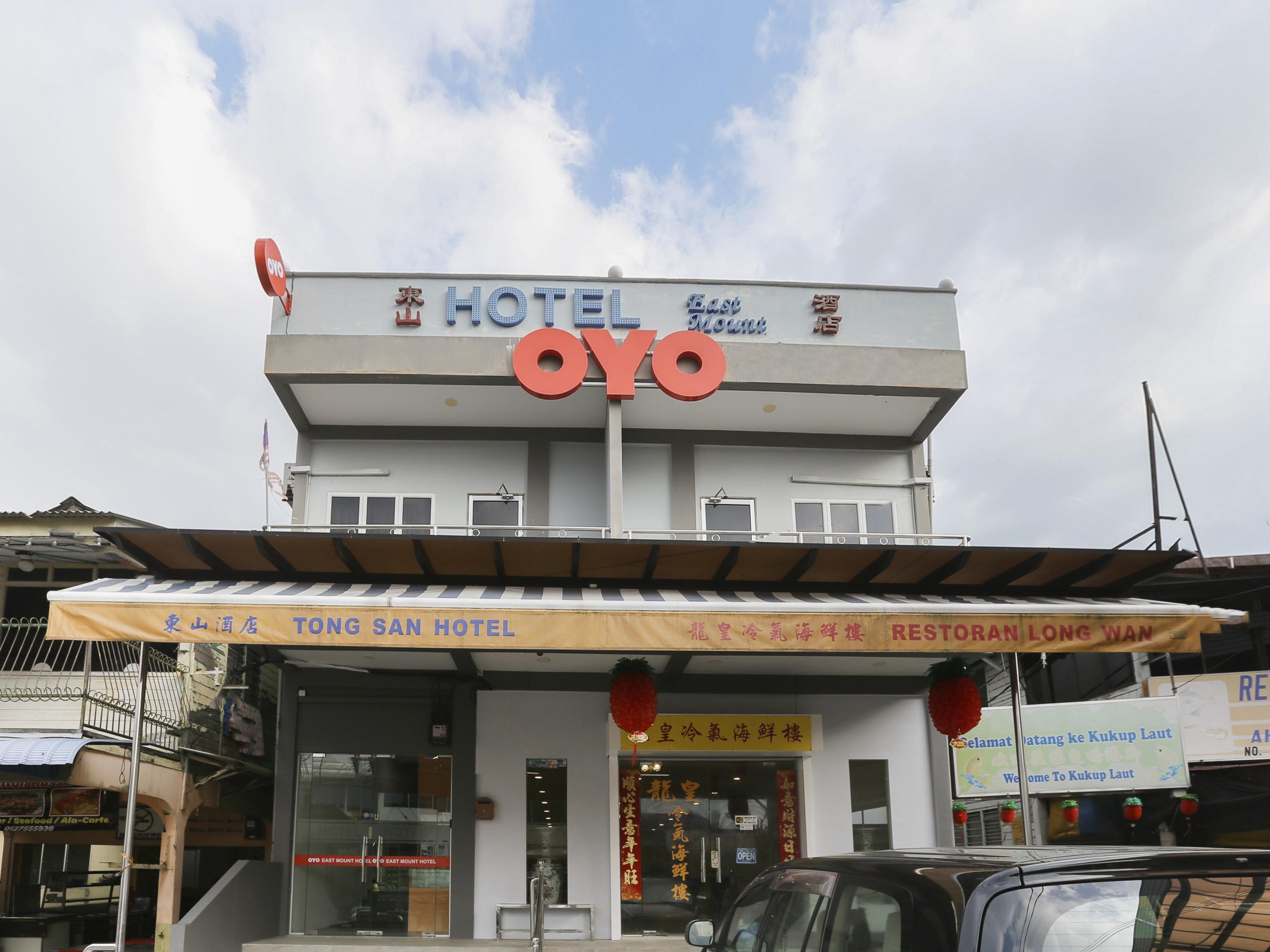 Oyo 89915 East Mount Hotel Kukup Exteriér fotografie