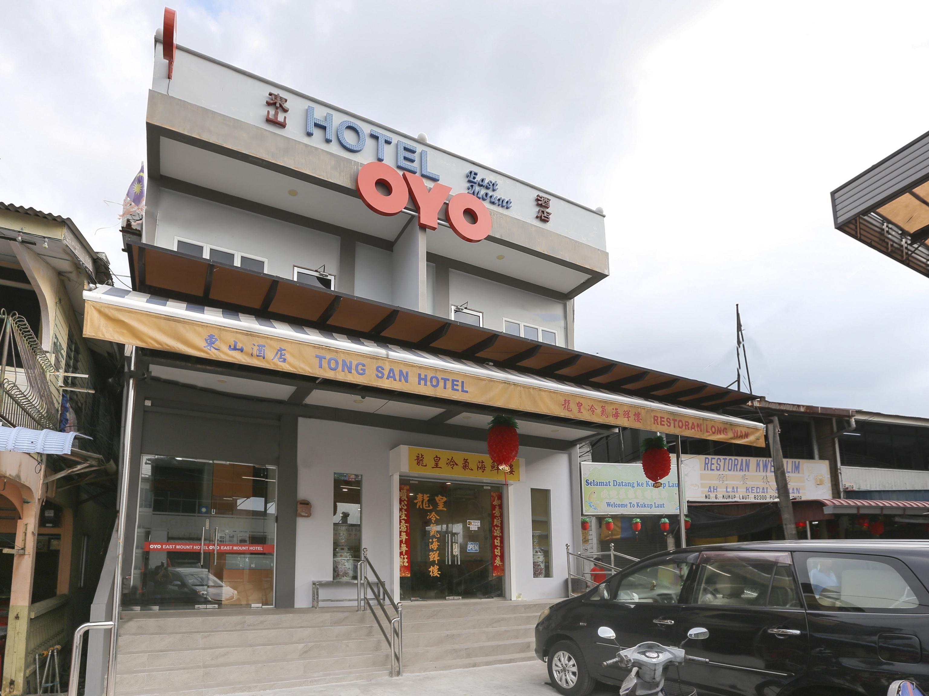 Oyo 89915 East Mount Hotel Kukup Exteriér fotografie