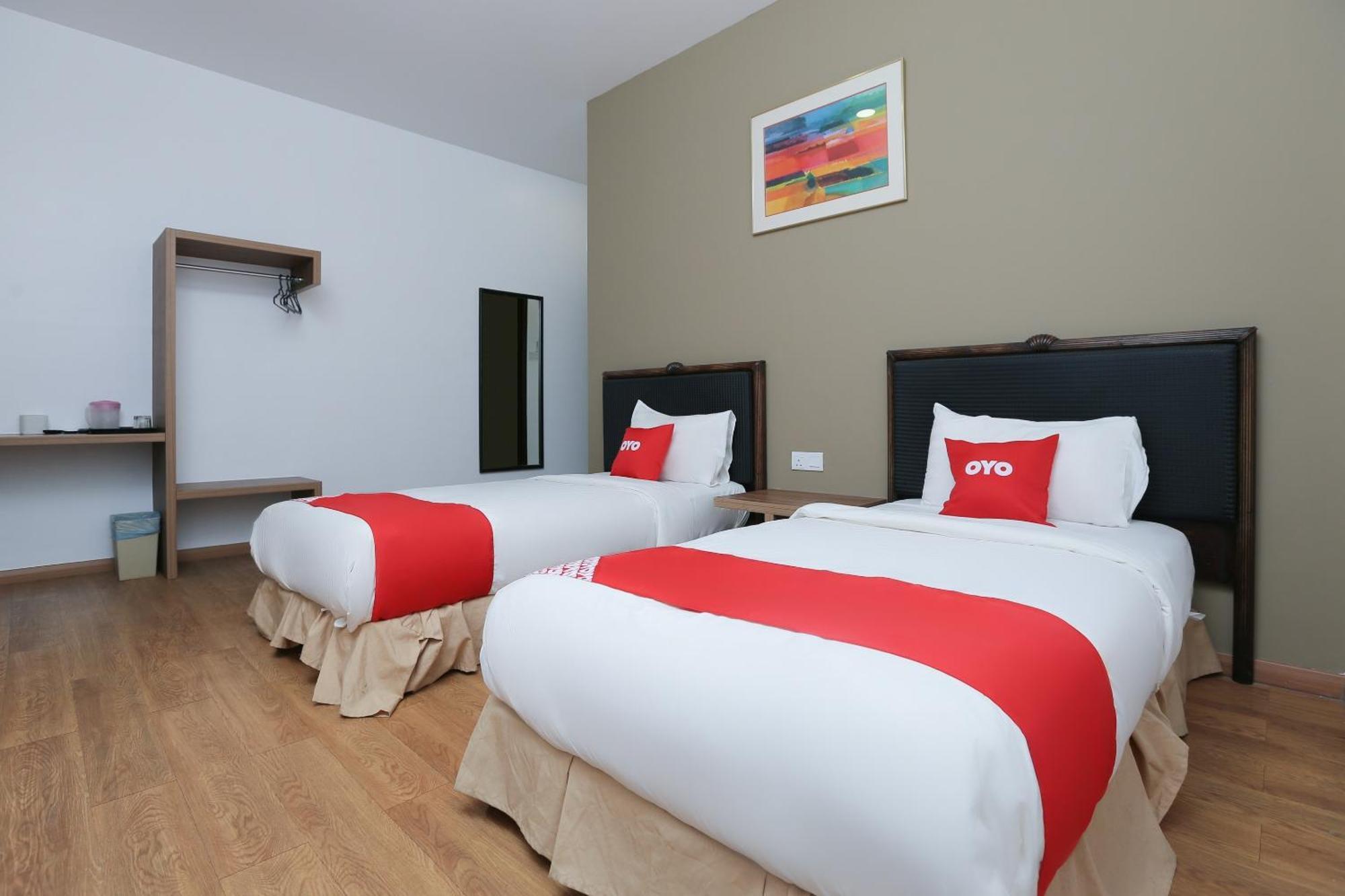 Oyo 89915 East Mount Hotel Kukup Exteriér fotografie
