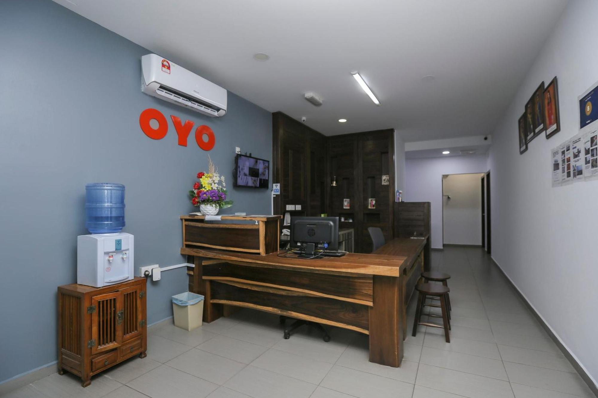 Oyo 89915 East Mount Hotel Kukup Exteriér fotografie