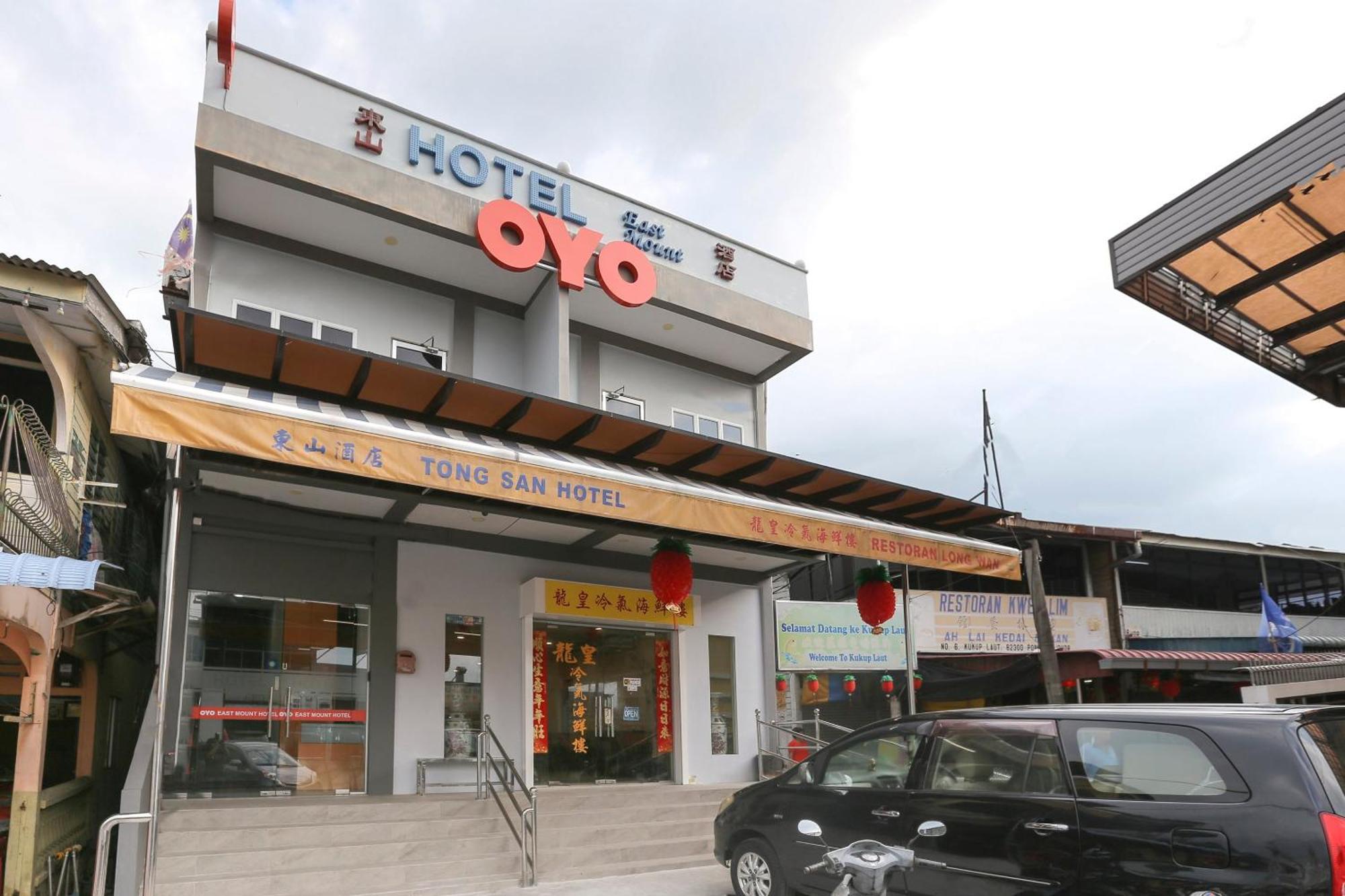 Oyo 89915 East Mount Hotel Kukup Exteriér fotografie