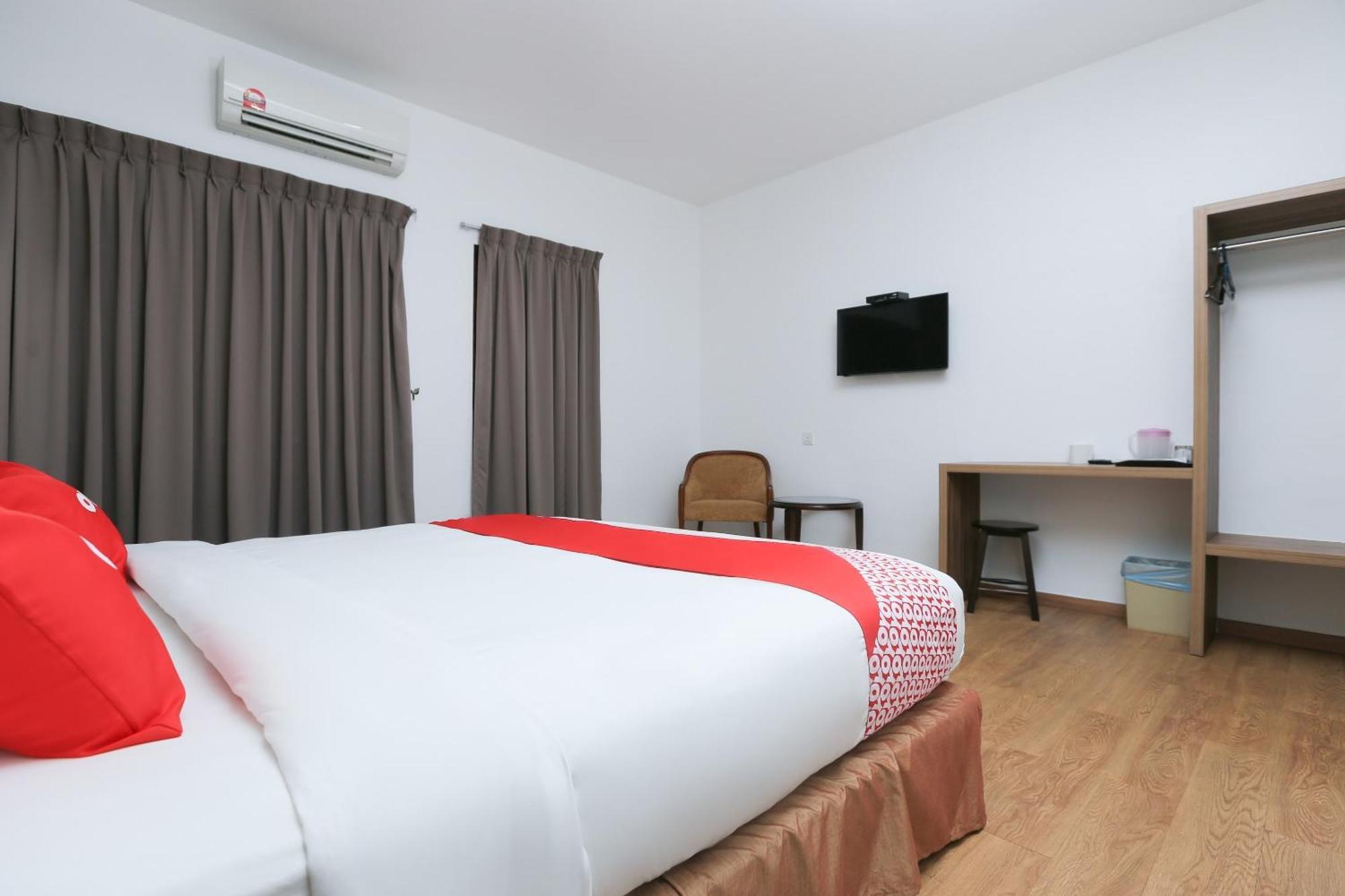 Oyo 89915 East Mount Hotel Kukup Exteriér fotografie